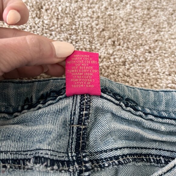 Almost Famous Distressed Low-Rise Straight Leg Jeans | Size 7 Juniors - Picture 5 of 7